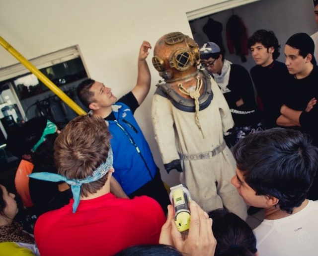 Aprendiendo historia del buceo